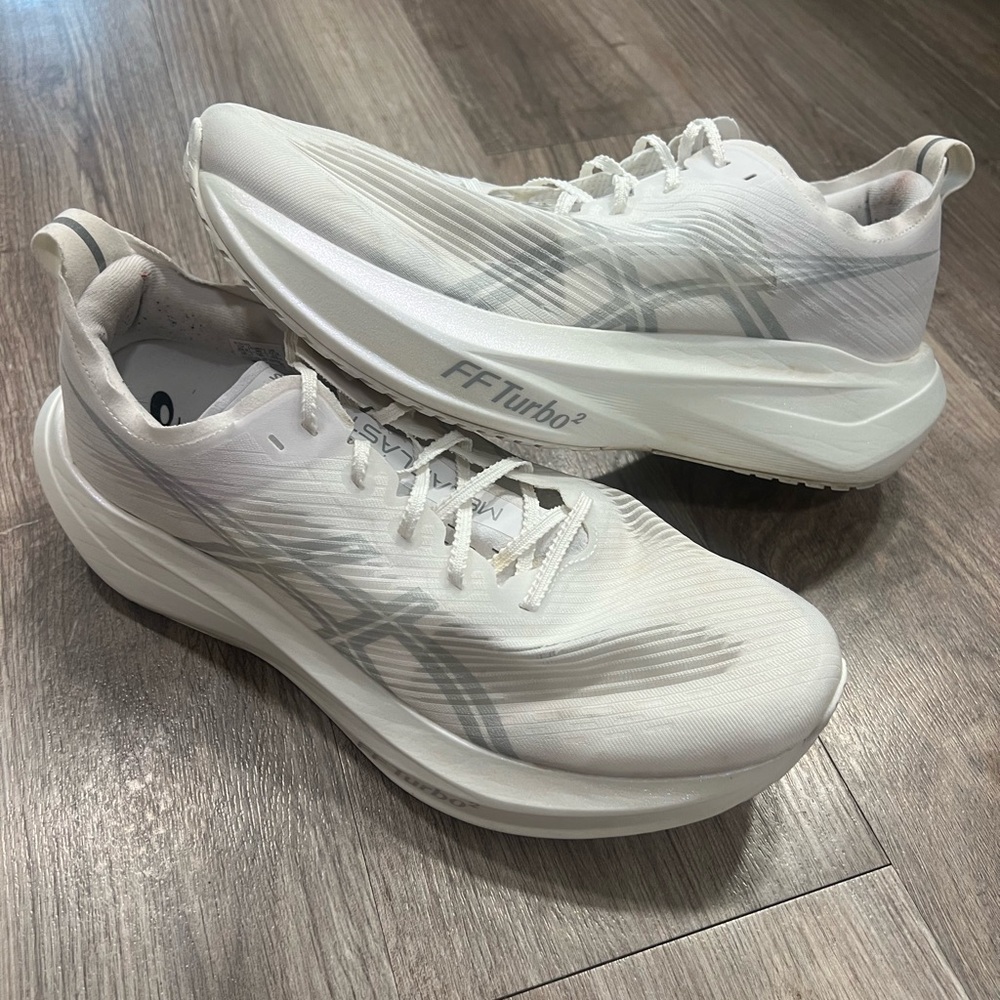 Men’s Asics Megablast shoes